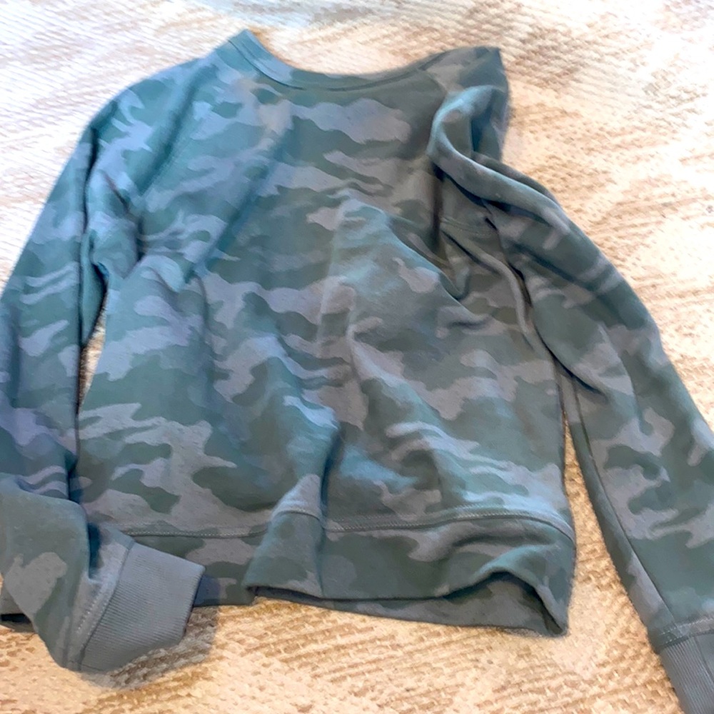 Camo crew neck